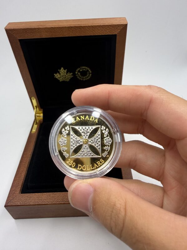 2022 $250 Pure Gold Coin - 2oz Her Majesty Queen Elizabeth II's Diamond Diadem - Image 6
