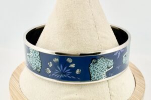 Authentic Vintage Hermès Les Léopards Enamel Bangle Bracelet Size 8 - 39.4g