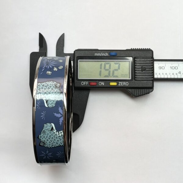 Authentic Vintage Hermès Les Léopards Enamel Bangle Bracelet Size 8 - 39.4g - Image 8