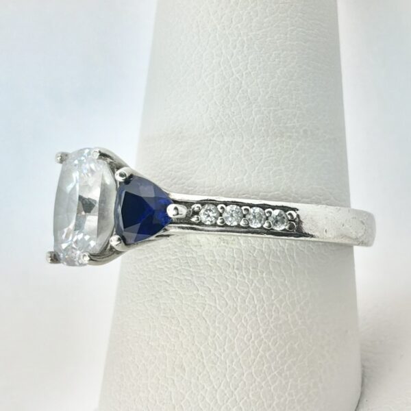 Vintage Aesthetic Sterling Silver 925 Ring With White Clear Gem and Deep Blue Gem Details Size 9 - 4.7g - Image 3
