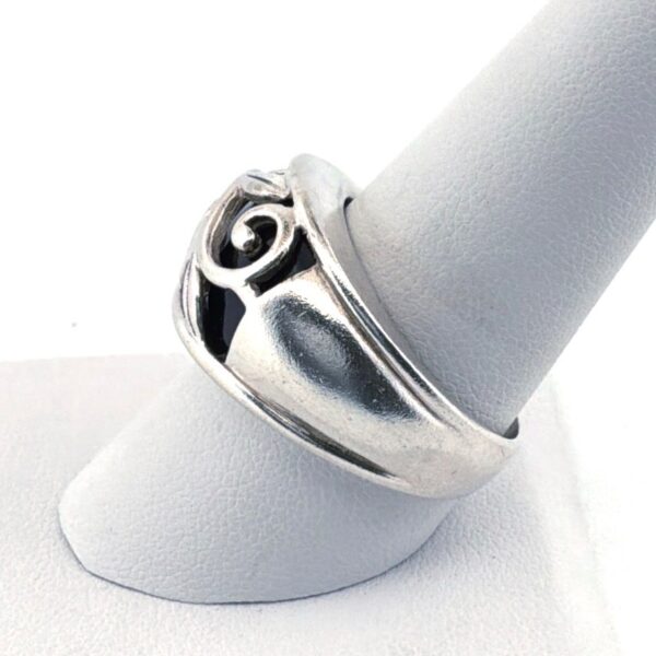 Vintage Sterling Silver 925 Ring W/ Beautiful Swirl Leaves & Black Stone Size 10 - 9.2g - Image 2