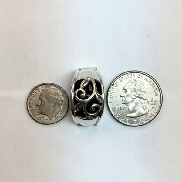 Vintage Sterling Silver 925 Ring W/ Beautiful Swirl Leaves & Black Stone Size 10 - 9.2g - Image 9